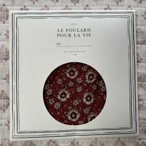 Sezane scarf beautiful vintage rosewood